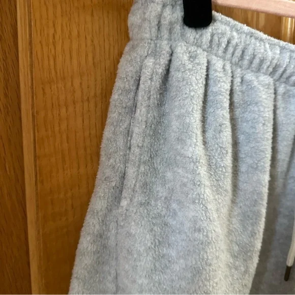 Colsie Fleece Shorts - Picture 4 of 6